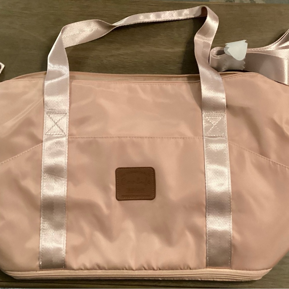 Elegant Pink Travel/Gym  Bag for Women EUC